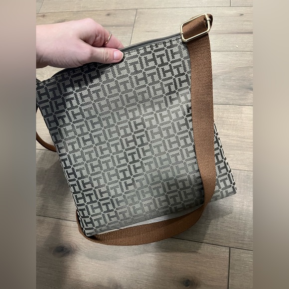 TOMMY HILFIGER CROSS BODY BAG - Picture 6 of 9